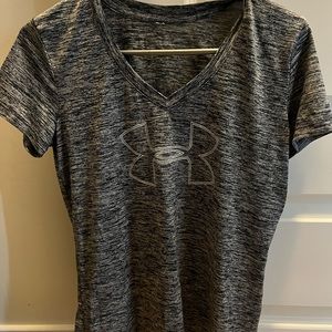 Under Armour V-neck Athletic tee
